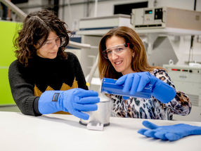 Observing proteins in their natural environment