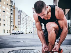 ‘Smart necklace’ biosensor may track health status through sweat