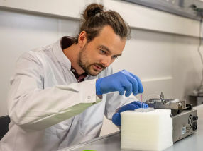 Microrobots for the study of cells