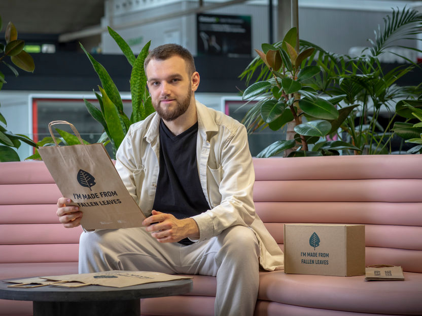 Turning fallen leaves into sustainably made paper - Ukrainian scientist selected as a finalist for the Young Inventors Prize 2024