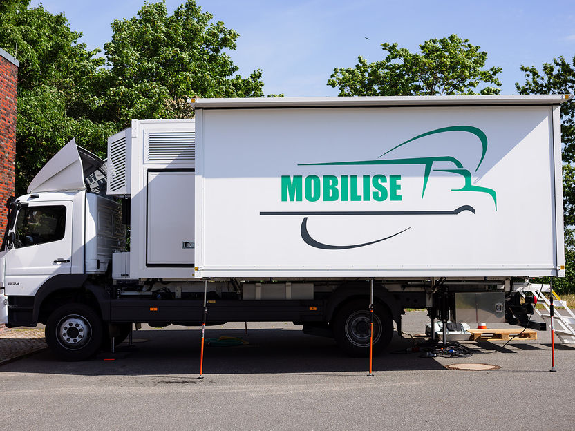 Mobile One Health laboratory for diagnosing highly pathogenic pathogens